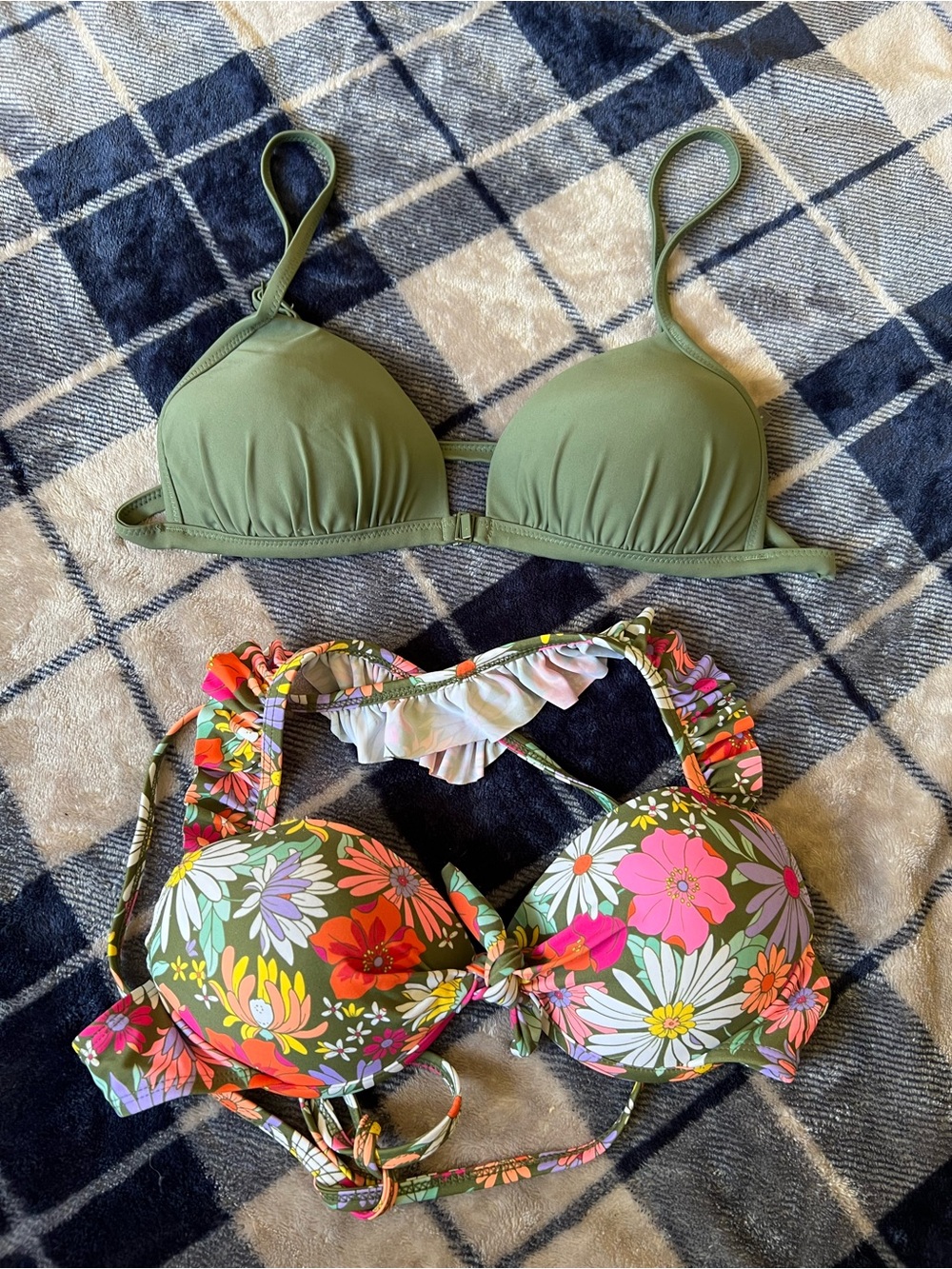 2 aerie Sage Green Bralette M / XS